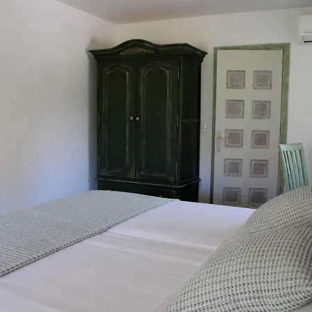 Foia Vella - Adults Only 4*