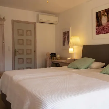 Foia Vella - Adults Only 4*
